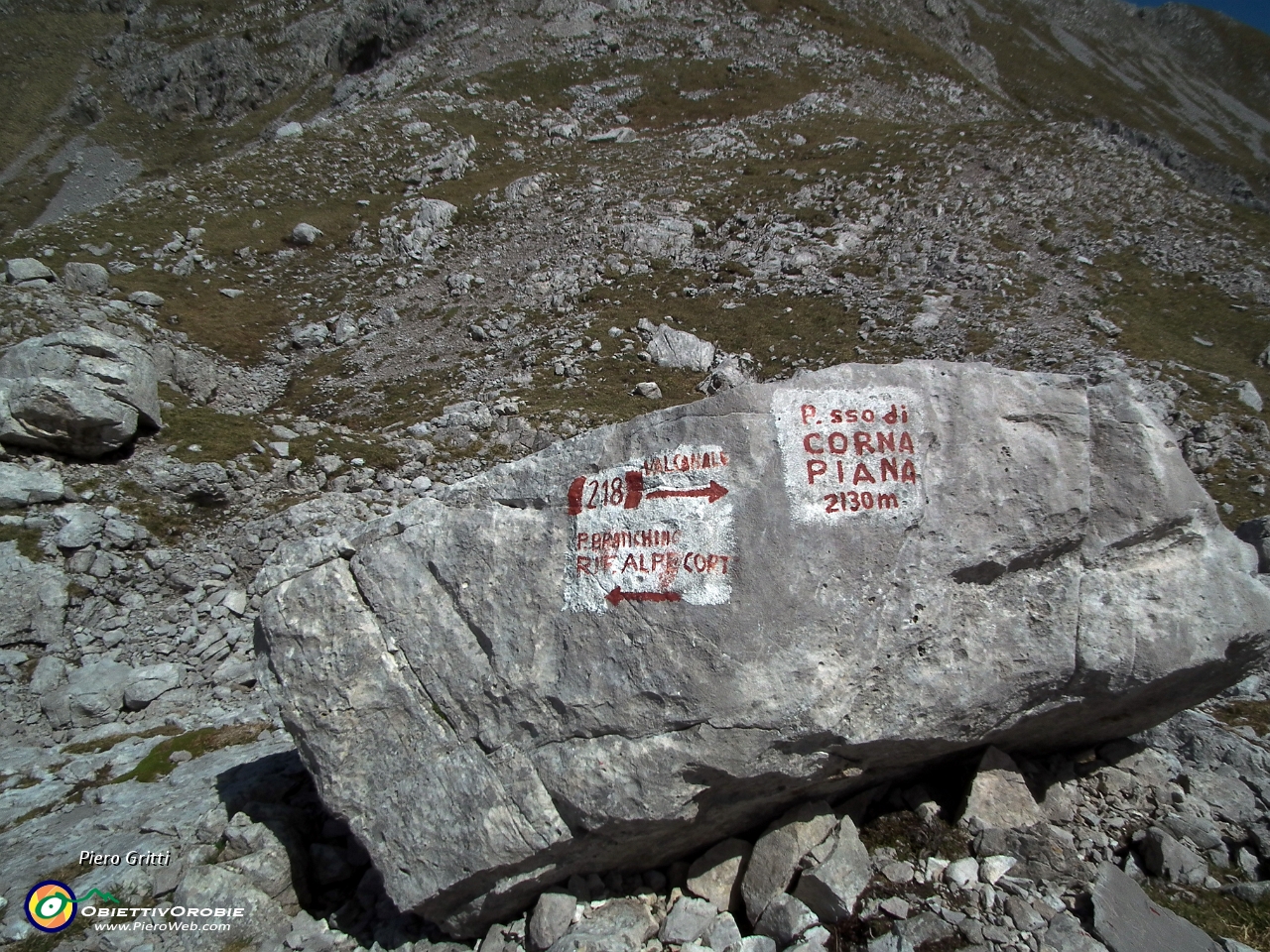 32 al Passo di Corna Piana (2130 m.)....JPG